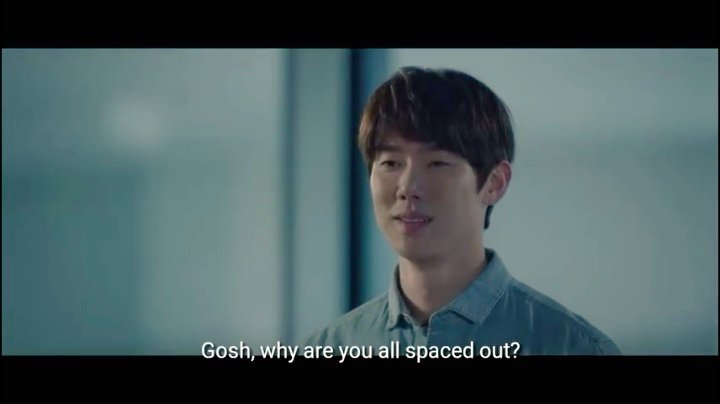 Ep 8: Jeongwon solemned seeing Gyeoul went home with a guy. He even spaced out for a while after seeing his angel left with another man  #HospitalPlaylist  #WinterGarden 