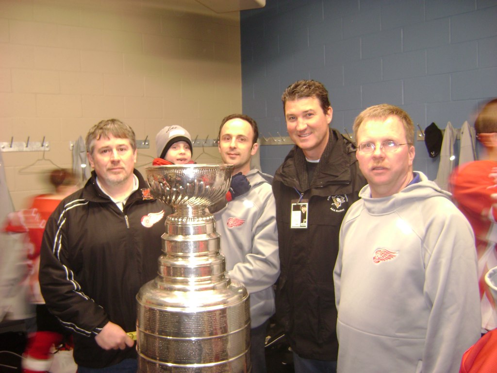 RodeTrips's tweet image. Episode 8 is now available, featuring our guest Paul Mason. Tune in to hear how the Crosby Cup got started at the annual Quebec PeeWee tournament when the real Stanley Cup showed up at the end of our PeeWee game against the @PghPensElite. #RodeTrips