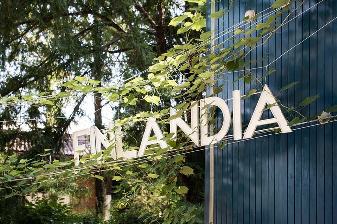 goodnewsfinland's tweet photo. MT @fciny: The 59th @la_Biennale will now take place in 2022 with #FCINY alumna Pilvi Takala's exhibition in the Pavilion of #Finland. Curated by Christina Li, the exhibition will be commissioned and produced by @framefinland.
Photo: Ugo Carmeni / Frame Contemporary Art Finland. https://t.co/oi8XaXGaLY