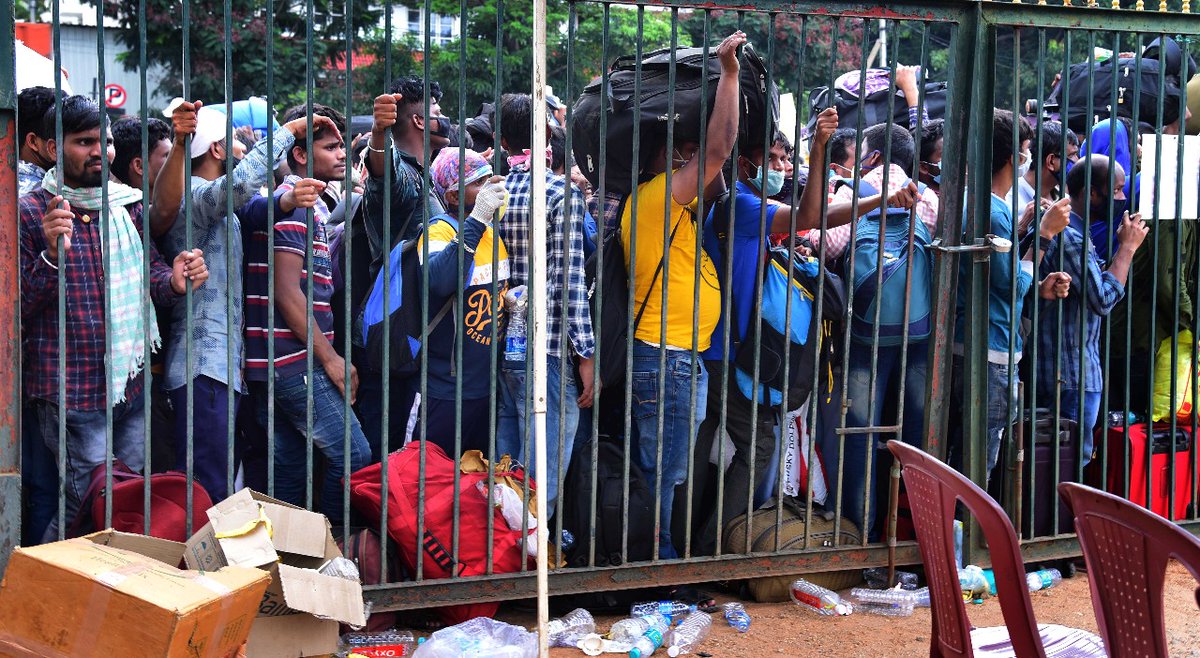 6/n No amount of appreciation will be enough for the kind of work 3 fantastic photojournalists — Asif, Sunil and  @chethan18 — have been doing for  @TOIBengaluru. In this series of photos, I hope to celebrate their work. You are free to caption. I'm posting just 1 in each tweet.