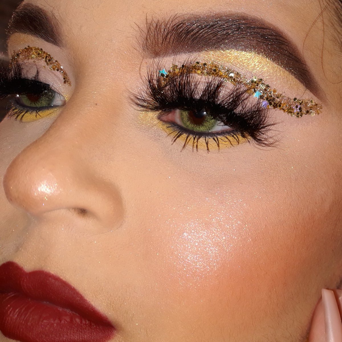 Feeling all this Gold and what not
<a href="/ABHcosmetics/">Anastasia Beverly Hills</a> Dipbrow Pomade + Clear Brow Gel + Soft Glam + <a href="/norvina/">vina aerty $meow</a> Vol 1 + <a href="/amrezy/">Amra Olević Reyes</a> Highlight
Gypsy Moon Cosmetics Liquid Dreams Glitter + Yellow Green Contacts 
<a href="/BblCosmetics/">BBL Cosmetics</a> Lashes (Mis Ojos)
<a href="/essencemakeup/">essence makeup</a> Lip Liner (Deeply