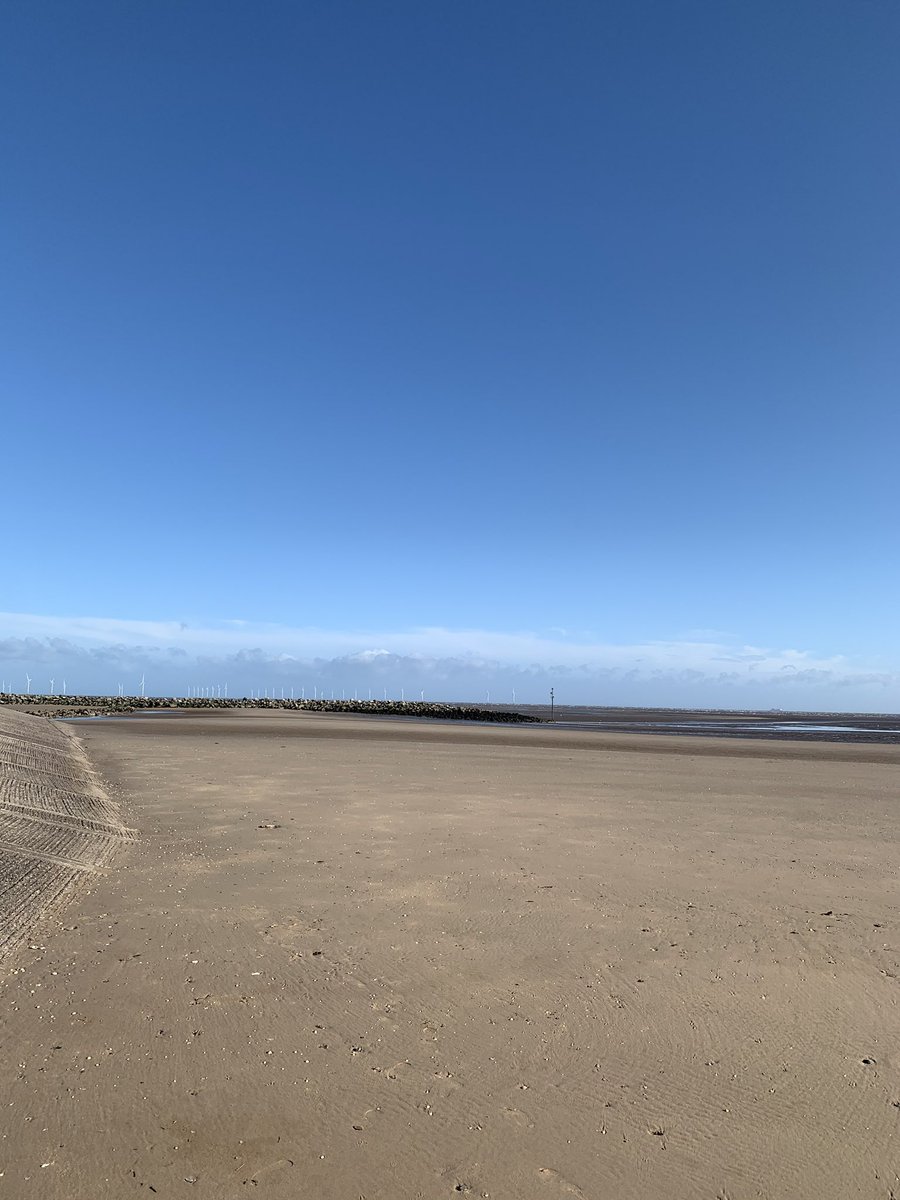 JeanetteGannon's tweet photo. The kids rudely woke me up at 6.30 this morning ๐ญ so we all decided to take Paddy for a walk along the prom. I think Iโll wake them up early all next week seeing as I still have to work ๐คฃ#whathalfterm @EastwayPrimary @MrsNBillington https://t.co/Yu3vHAx4jg