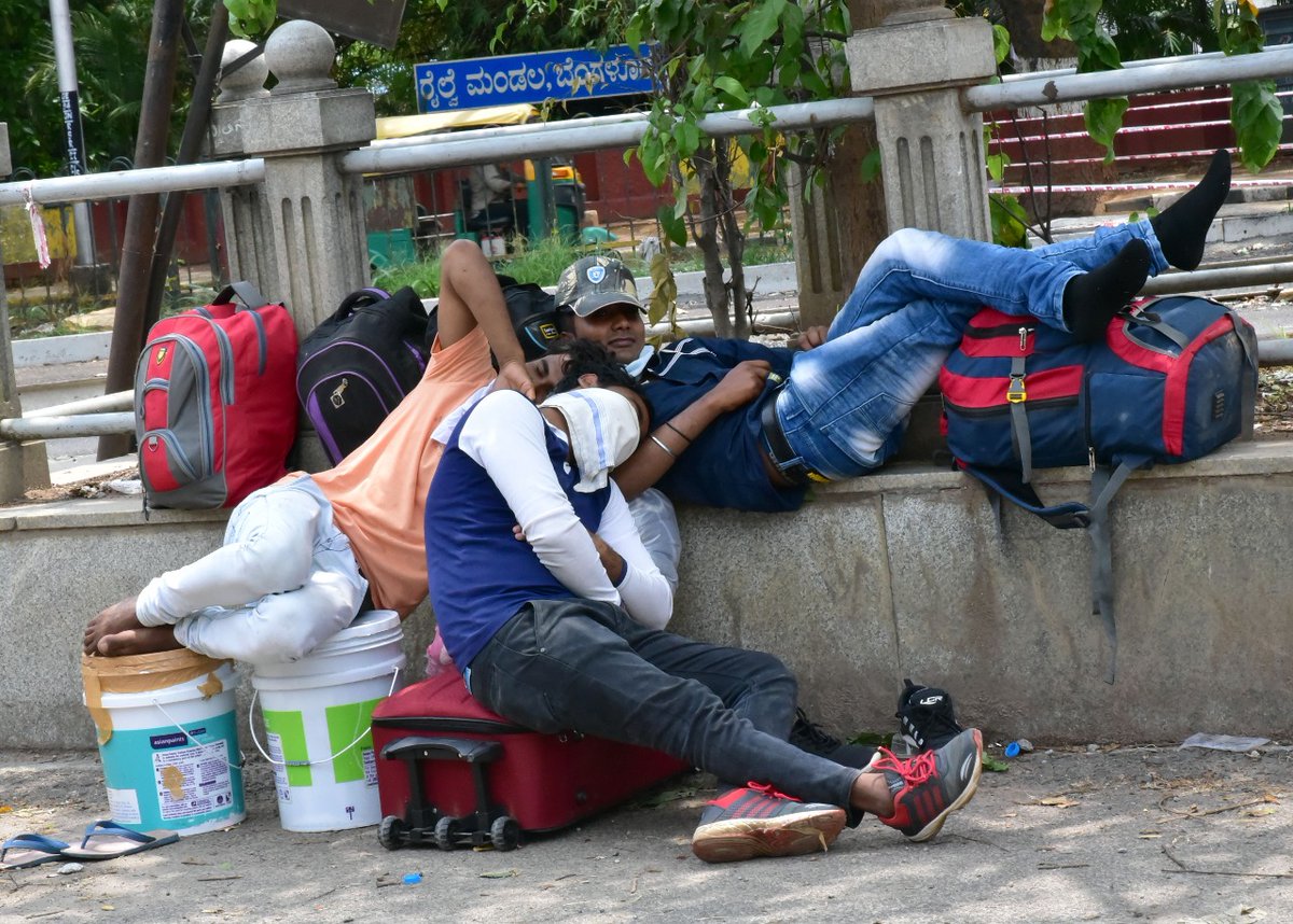 10/n No amount of appreciation will be enough for the kind of work 3 fantastic photojournalists — Asif, Sunil and  @chethan18 — have been doing for  @TOIBengaluru. In this series of photos, I hope to celebrate their work. You are free to caption. I'm posting just 1 in each tweet.