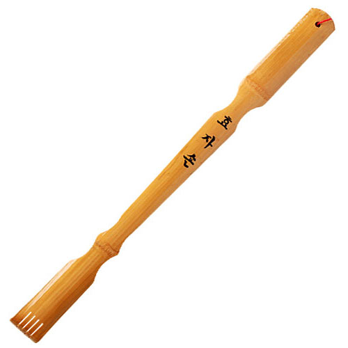 +Korean back scratcher is called 효자손 /hyo ja son/ "good son's hand".Hobi said he got caning with this to be a good son (a word play).Yoongi mentioned about a ladle, too. As a fellow Korean, I'd say the tools they mentioned are usually for slap in hands or calves 