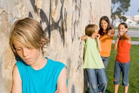 6 We bullyBullying in childhood can leave worse mental scars than child abuse, and being bullied as a teen doubles the risk of depression as an adult, according to two separate studies in 2015.