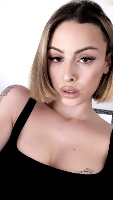 Puedes ver mis v&iacute;deos exclusivos en mi https://t.co/ZapGTl9CQc @LOVERFANS__ @PABLOFERRARIX @mariammartin73<a href="/tag/smile"class="tags"><span>#smile</span></a><a href="/tag/model"class="tags"><span>#model</span></a><a href="/tag/teen"class="tags"><span>#teen</span></a><a href="/tag/hotmodel"class="tags"><span>#hotmodel</span></a><a href="/tag/loverfans"class="tags"><span>#loverfans</span></a>