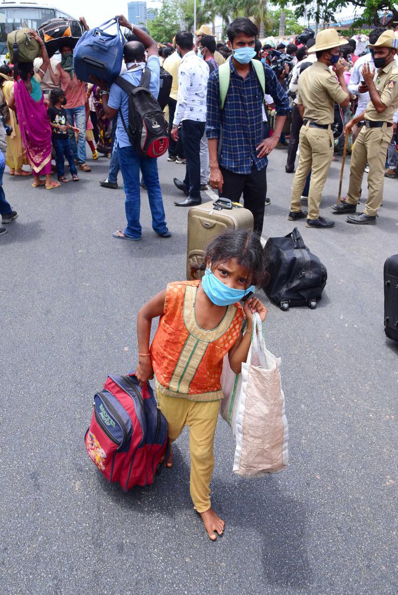 12/n No amount of appreciation will be enough for the kind of work 3 fantastic photojournalists — Asif, Sunil and  @chethan18 — have been doing for  @TOIBengaluru. In this series of photos, I hope to celebrate their work. You are free to caption. I'm posting just 1 in each tweet.