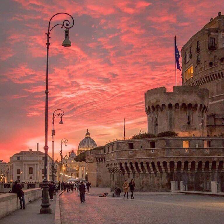 Travelito24's tweet photo. Sunsets from Italy 🇮🇹🧡 https://t.co/c8tvglGObC