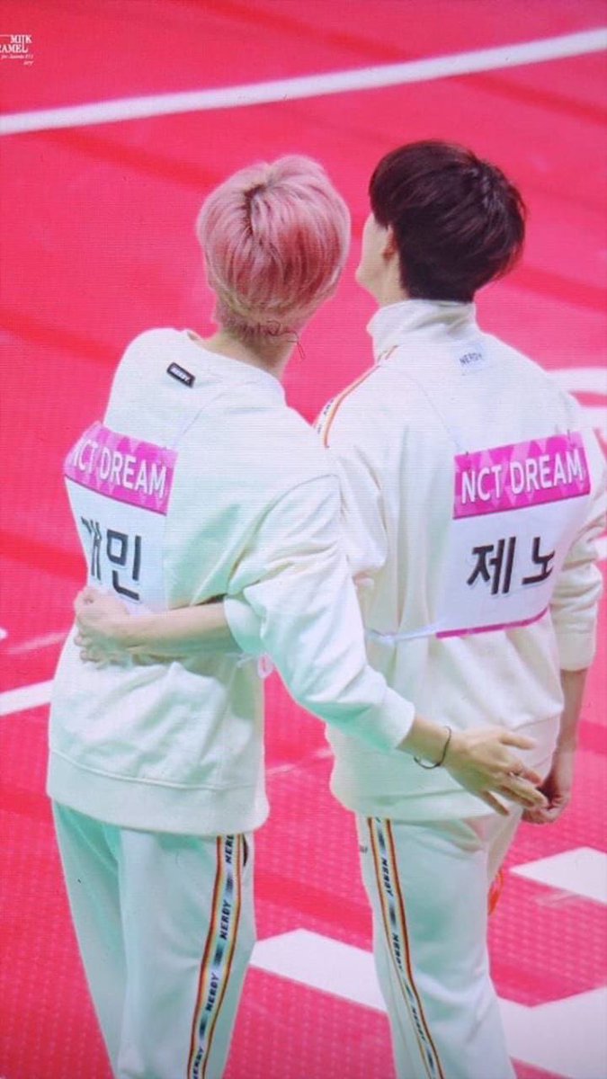 semena aku . . . 
aku mup sini ndee . . 😬💖✊🏻 
/tepok tepok pantatna/