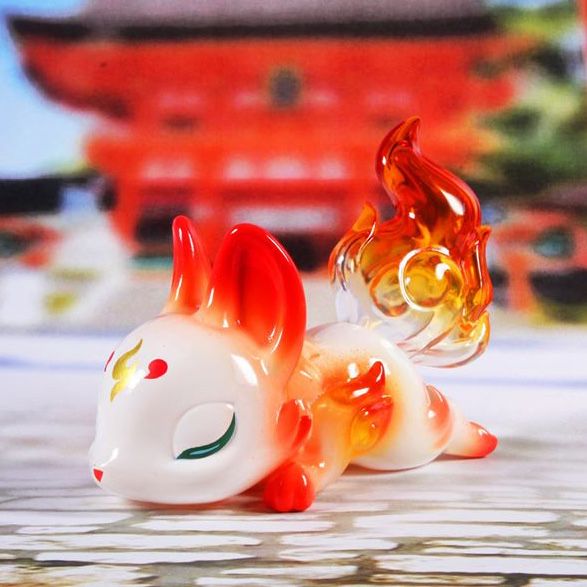 _myplasticheart's tweet photo. Phantom fox has a new little friend! Dog Zhang Zi Phantom Fox and new Little Sleeping Fox by @genkosha x @merrygoroundfamily now available for pre-order at https://t.co/1C8SIhuMCg #phantomfox #sleepingfox #designertoys #vinyltoys #foxes #myplasticheart
https://t.co/VHdgoyhqAw https://t.co/GWds3gQZpi