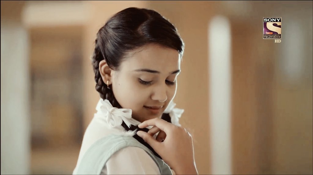 The wind that possessed the fragrance of her beloved brought the feather to her. A light touch of dreams on her fragile shoulder.  #YehUnDinonKiBaatHai l  #AshDeep  @SonyTV  @sumeethmittal  @Ashisinghh  @irandeeprai