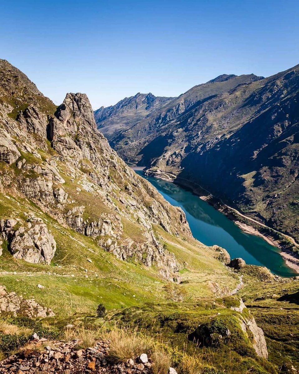VisiteFrance's tweet photo. Connais-tu l'Étang de #Soulcem, lac artificiel situé en #HauteAriege, dans les #Pyrenees ? 😍🏞️

➡️ As-tu exploré tous les lieux à visiter autour de chez toi sur https://t.co/NlXnsXcReT ? 🙆

Merci Fanny.dasilva via @tourismeAriege ! 📸 

#ExploreLaFrance @Occitanie https://t.co/QYvopgDA8C