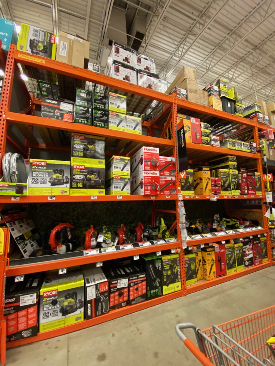 Thanks Bruce for the MET partnership today packing down in garden! =] ⁦@GardnerD187⁩ ⁦<a href="/kelly_broyles/">Kelly Broyles</a>⁩ ⁦<a href="/jzeilerman/">Janet Eilerman</a>⁩ ⁦@Leica1956⁩