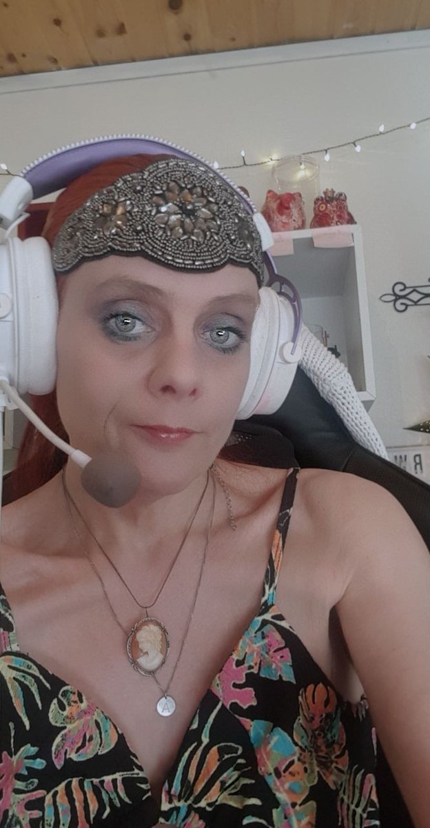 axa54's tweet photo. #gettingreadytogame #theouterworlds #hardmode for the first time #obsidian #ps4 #twitch #twitchcommunity #twitchaffiliate #gamergirls https://t.co/sce4IieZ0N