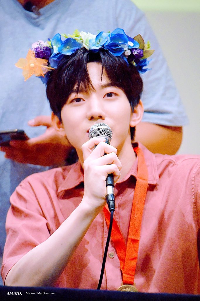↳ °˖✧ day 144 ✧˖°i’m... slowly running out of things to write bc i’m unproductive all day every day... but we’ve been getting a lot of content lately !!! i realized that i missed dowoon’s vlive yesterday(?) bc i was asleep but somehow i managed to wake up when he tweeted ♡