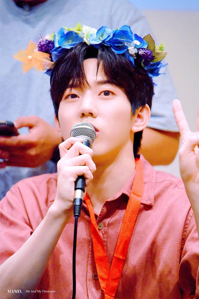 ↳ °˖✧ day 144 ✧˖°i’m... slowly running out of things to write bc i’m unproductive all day every day... but we’ve been getting a lot of content lately !!! i realized that i missed dowoon’s vlive yesterday(?) bc i was asleep but somehow i managed to wake up when he tweeted ♡