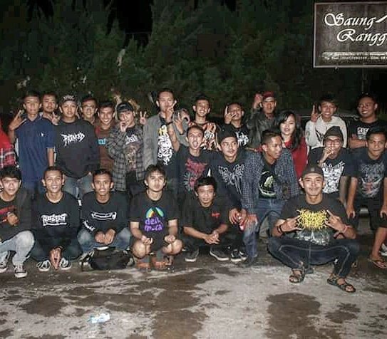 tsdm_official's tweet photo. Ternyata ini jepretan buka bersama di thn 2016. 
Setelah Ramadhan kali ini tidak ada kegiatan karena beberapa larangan yang tidak diperbolehkan untuk membuat kerumunan, semoga movement cepat bisa kembali bisa digelar. 
I really miss the cannibals working, happy eid mubarak 2020 https://t.co/IMK3UMKSEo