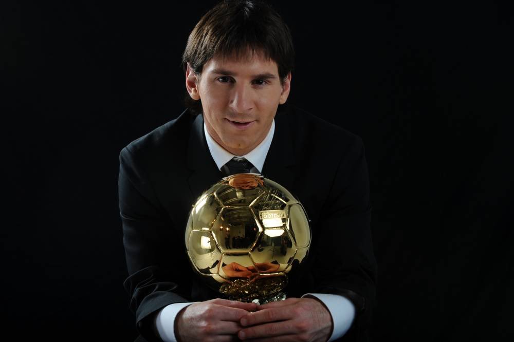 Messi remporte donc sa deuxième LDC et sur l’année 2009, aucun trophée ne résistera à la troupe de Guardiola, sextuplé historique !Cerise sur le gâteau, Messi reçoit son premier Ballon d’or en décembre 2009.