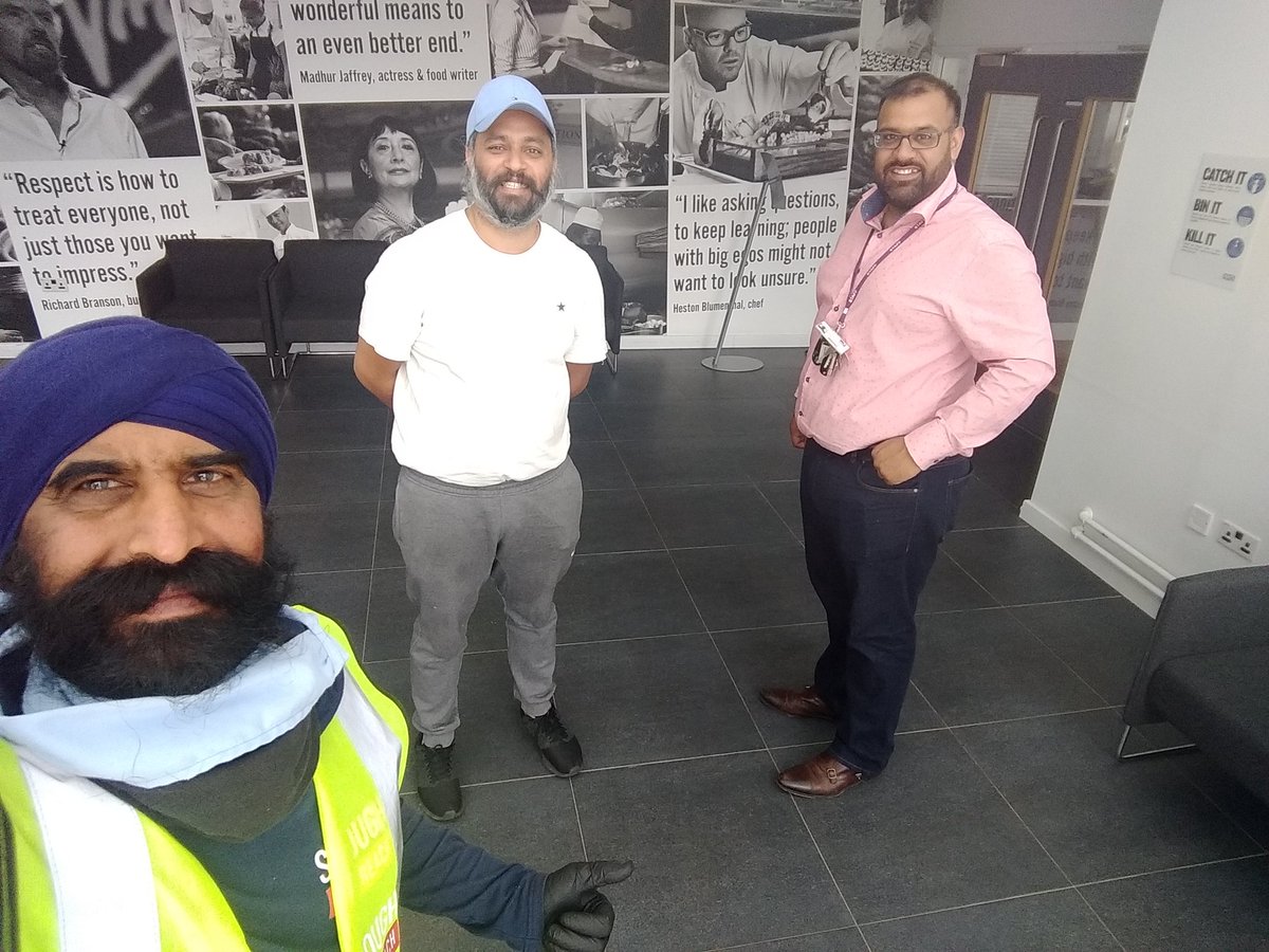 SloughOutreach's tweet photo. It's a great pleasure to introduce and welcome another @MasterChefUK professional @arbinder to our community #OutreachKitchen @WindsorForestCG. He's all signed up to cook hot meals for our #FrontLineHeroes and our those vulnerable friends @SloughOutreach #TogetherWeCan
#JoinIn๐ https://t.co/WeiAKUjHvX