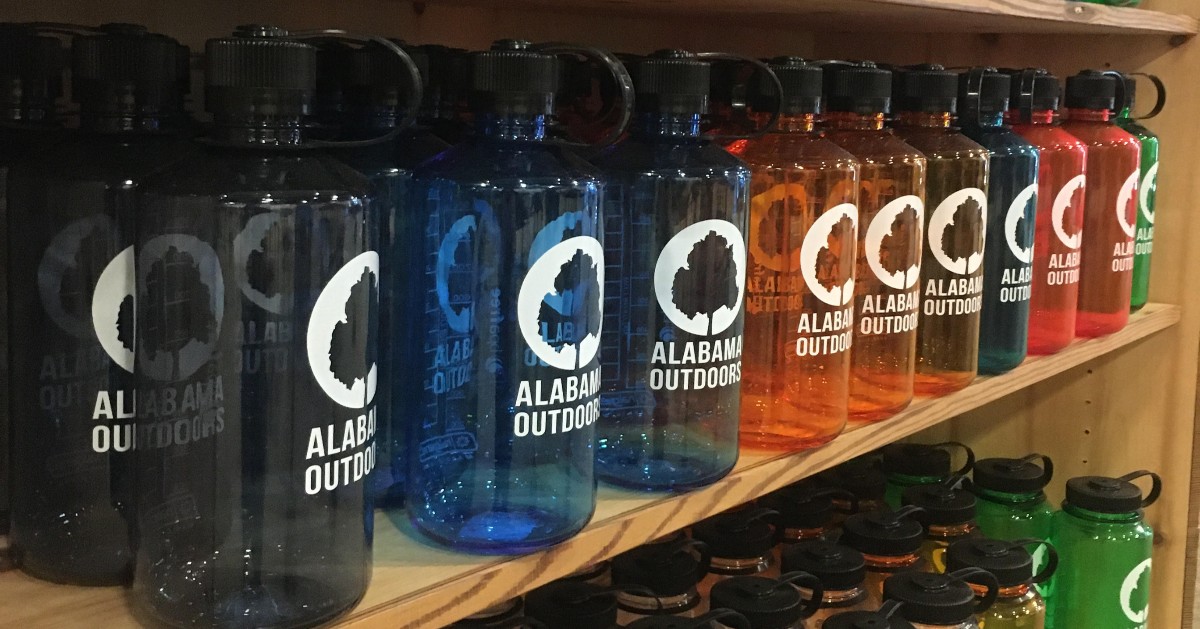 Staying close to home this weekend? Come see us! Our stores are open until 7 pm today and from 12 pm to 5 pm tomorrow! Or shop online anytime at ow.ly/jX5x50zOwhM