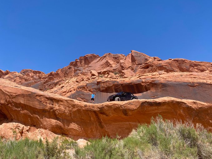 4 pic. I want to camp here!! ⛺️🔥🌭 @aziani #jeeplife #desertlife #valleyoffire https://t.co/Ld7lFUjFo