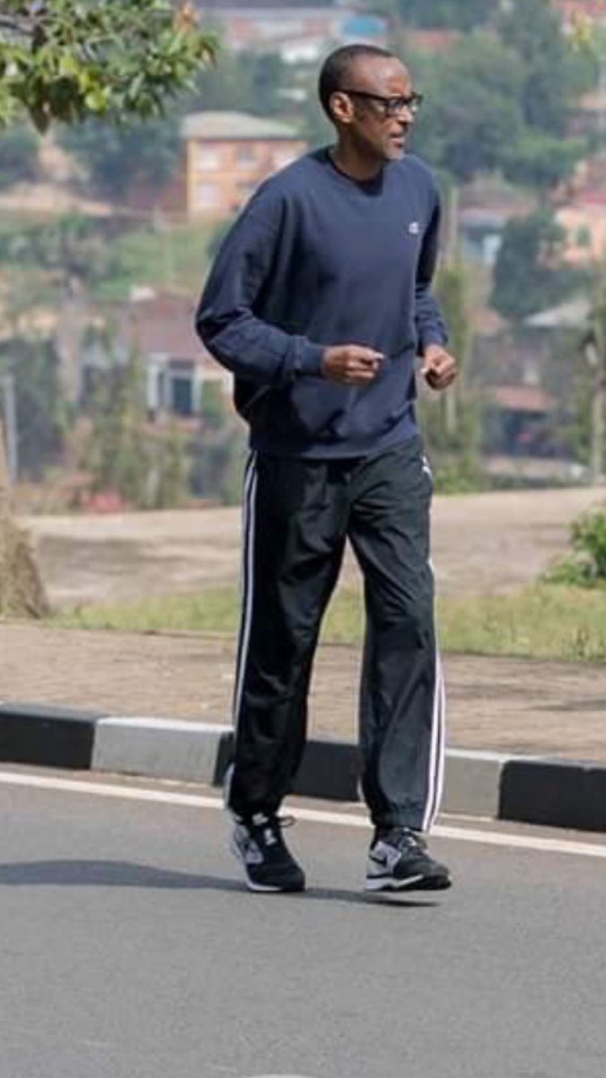 CKeitetsi's tweet photo. I’m not Rwandan but I’m happy to call HE Kagame my president &amp; so does many other Africans! Kagame is Africa’s treasure, coz of his love for Africa,great men such as Mandela, Sankara, Lumumba, Nkuruma &amp; others can now RIP knowing that Africa is safe with HE Kagame! Haters go hung https://t.co/tt0tYD95fw