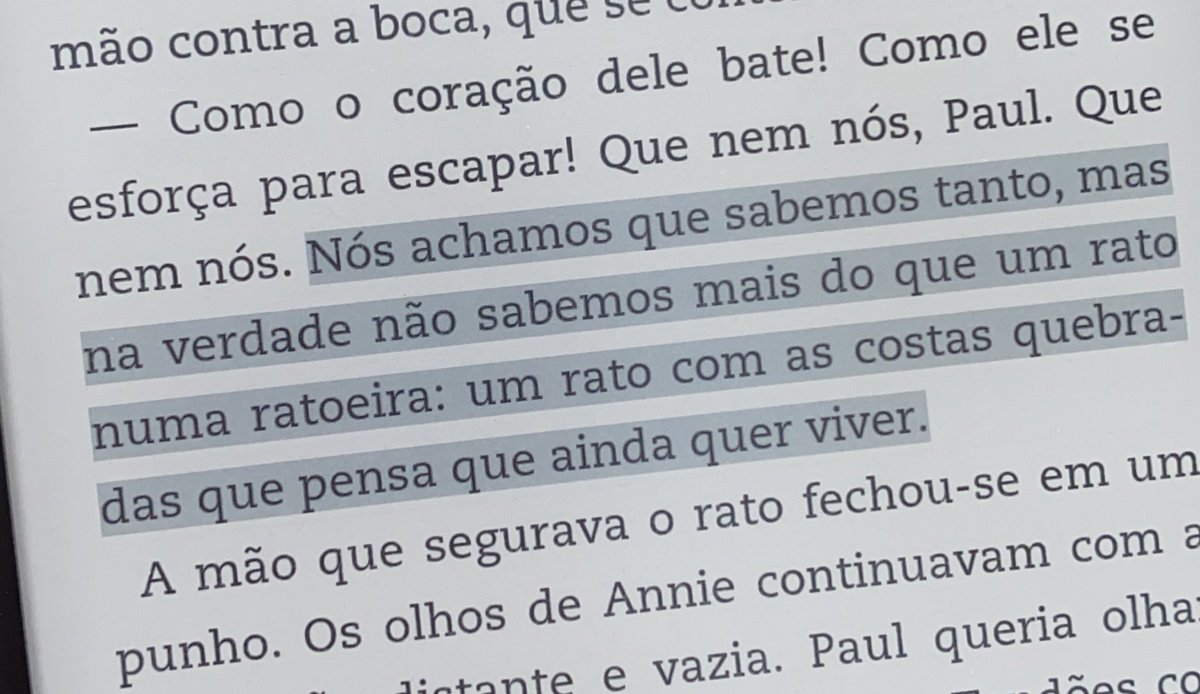 roxennx's tweet photo. Bom dia 📖 https://t.co/JsPiCino4r