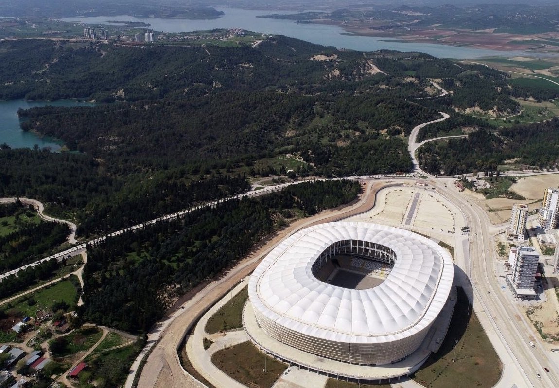 kasapoglu's tweet photo. Adanalı sporseverlerin mutluluğunun bizim için önemli olduğunu ifade etmiştik. 

UEFA standartlarındaki 33 bin kişilik Yeni Adana Stadyumu’nun koltuk renkleri, iki güzide kulübümüzün renkleri olan turuncu beyaz ve mavi lacivert olacak. @omerrcelik @jsarieroglu https://t.co/RqRDUyvz0X