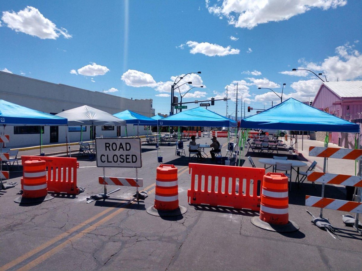 Looking to eat out while maintaining social distance? <a href="/CityOfLasVegas/">City of Las Vegas</a> has tables set up from 11 a.m. to 9 p.m. daily for customers to use while dining at select #DTLV restaurants. (Photo via <a href="/FOX5Vegas/">FOX5 Las Vegas</a>)