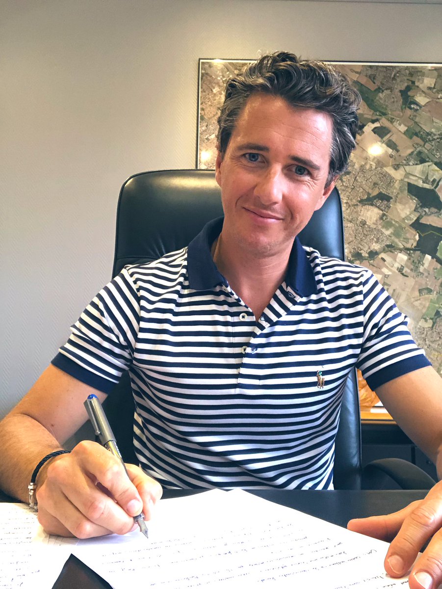 v_terrailnoves's tweet photo. Cet après-midi dans mon bureau de l’Hôtel de Ville pour rédiger le discours d’investiture si la majorité municipale m’élit lundi maire de @VilleBalma. Vous pourrez  suivre la séance du conseil en cliquant sur le lien vidéo sur le site de la Ville. À lundi! Bon week-end! https://t.co/77JCc3Hrkg