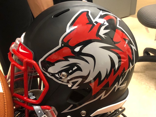 HelmetAz's tweet photo. 🚨AZ Helmet Challenge🚨
Bracket 4: Quarterfinals

Mesquite Wildcats #Nav6Photography
@mesqwildcatFB  
 
vs

Combs Coyotes
@football_combs 

VOTE BELOW! #AZHelmetChallenge https://t.co/JeUEDxz8Jq