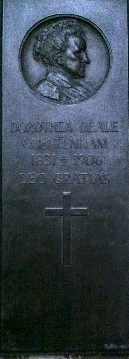 Next up we have a memorial to an important  #Gloucestershire &  #Cheltenham figure, Dorothea Beale, Principal of  @cheltladiescoll and founder of  @hilda_beastoxf. Her bronze memorial, 1910, by Alfred Drury, has lettering by Eric Gill. Image: Andrew R Abbot