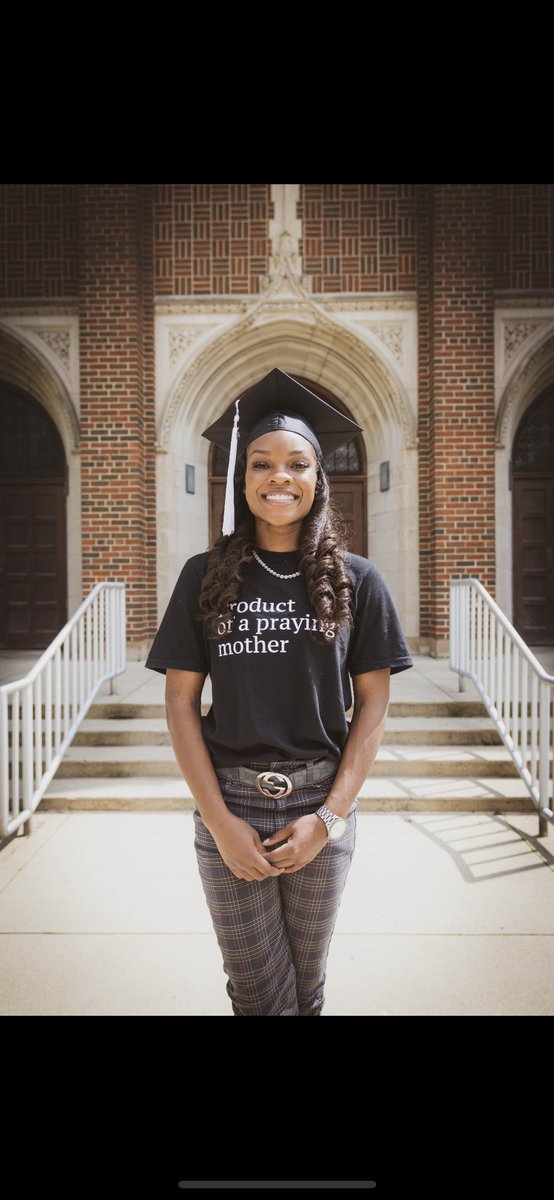 SkipSkip__'s tweet photo. Alexa Play “Made it - by Teyana Taylor“
#CapitalUniversity #CapGrad 🎓💜
📸 : @Luke_Skywalking https://t.co/956ImdwZ3v