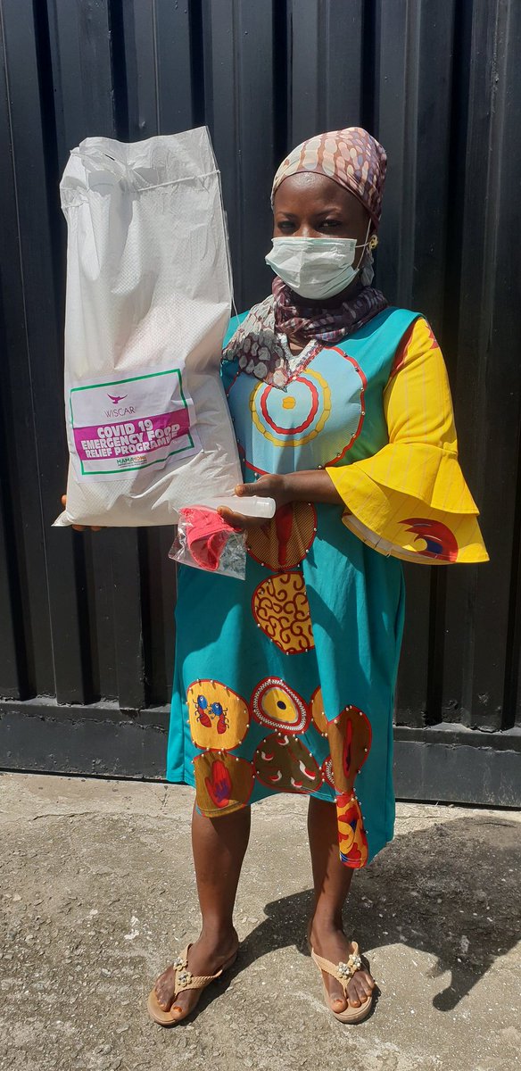 MamamoniF's tweet photo. Today in partnership with @WinWithWISCAR We reached out to Muslim women in celebration of Eid Fitr. 

#MamamoniFoodRelief 
#Wiscar 
#MamamoniCovid19response 
#Mamamoni 
#Partnership 
#SDG5 https://t.co/9A8yhnsemG