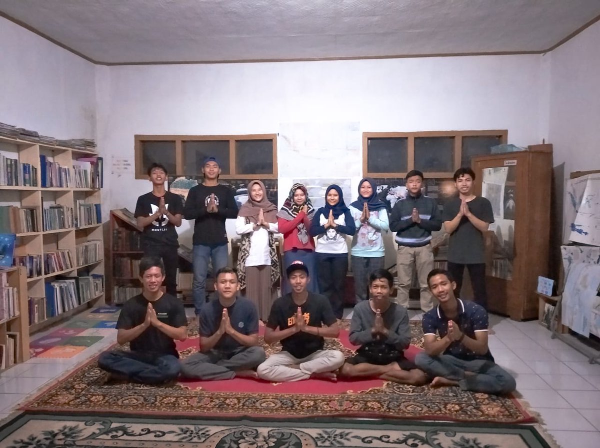 hnazizz's tweet photo. Minal aidzin 🙏
#EidMubarak 
#eidmubarak2020 
#lebaran1441h https://t.co/F5893fYU4I