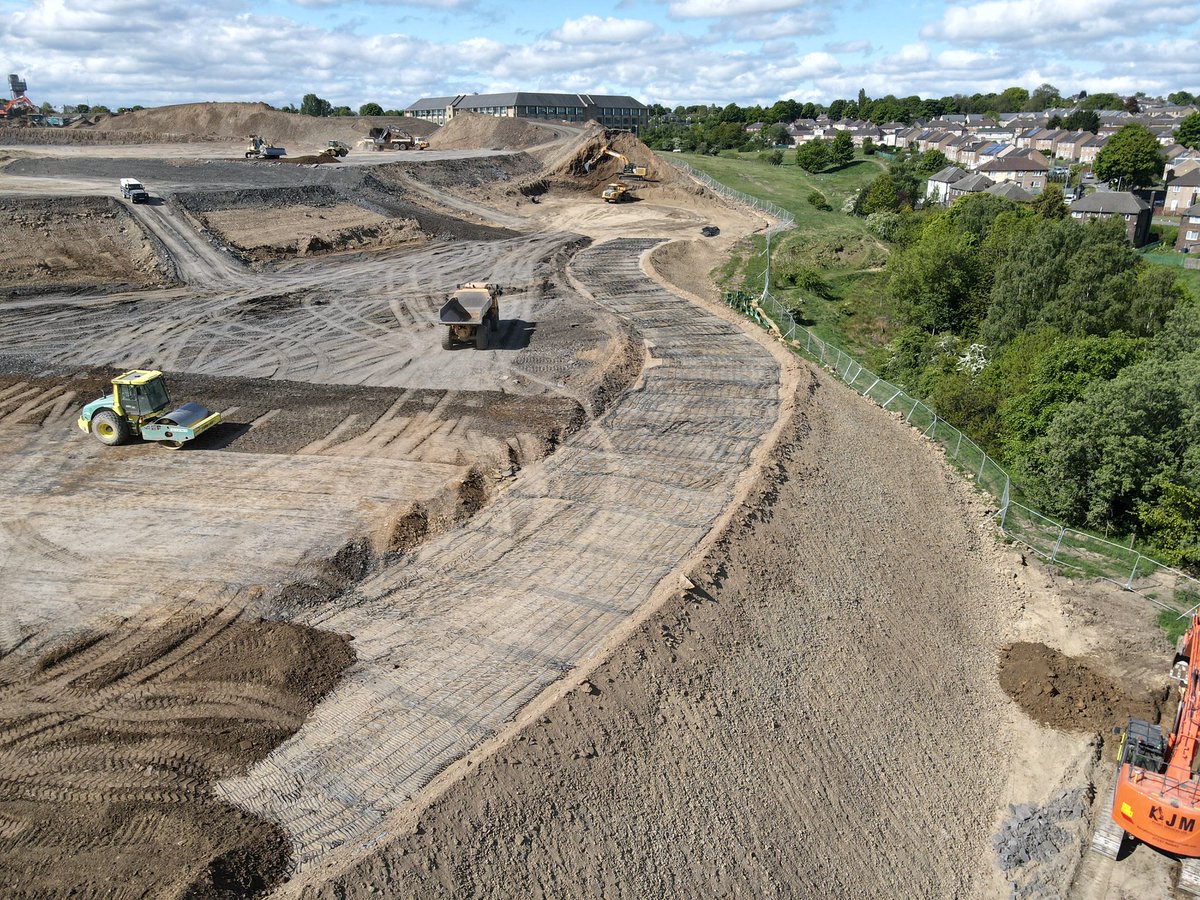 bradpave's tweet photo. Reinforced earth wall for @Core_SP really taking shape now, @Pladdet_B_V Compaction wheel really getting the sides like concrete, just 3m to go 👍🏼 https://t.co/uwKGAofAfJ