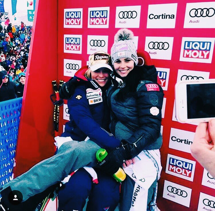 teamgut_'s tweet photo. ✨ POWERFRIENDS ✨

@anna_veith thank you for everything.
Congrats on an amazing career, wish you all the best for the future! ❤️

#laragut #annaveith #LG91 #teamgut #worldcuprebels https://t.co/Sz9lDnwJgB