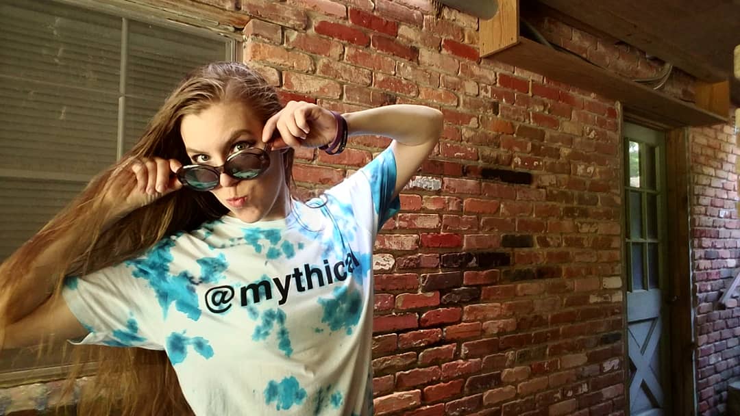 raphaconrad's tweet photo. After this #MBvlog, I did an impromptu photoshoot with my #mythicalmerch, I mean #DIYMythicalMerch 😊
Thanks to @rhettmc @linkneal & everyone at @mythical for inspiring us mythical beasts to express our creativity 😊 #TheOneWhereTheMBsVlog #RLvlog #selfportrait @mythicalstore https://t.co/EARZgPATZS