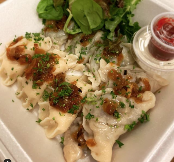AllThatYazzSoap's tweet photo. Thank you to Ula Piotrowska, @ObyLeeWinery for taking us through Polish cuisine. See her interview: https://t.co/tdW3400Jn4  #supportlocal #pierogi #jagodzianka #potatolatke #hungry #musteat https://t.co/XMNJVoz9Ro