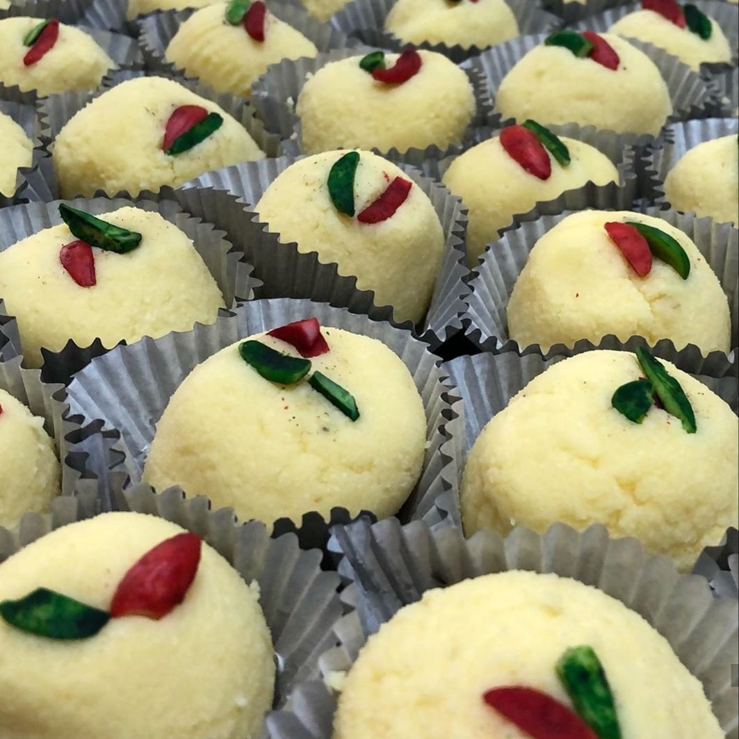 BreadouMemes's tweet image. Burfee will never break your heart ♥️