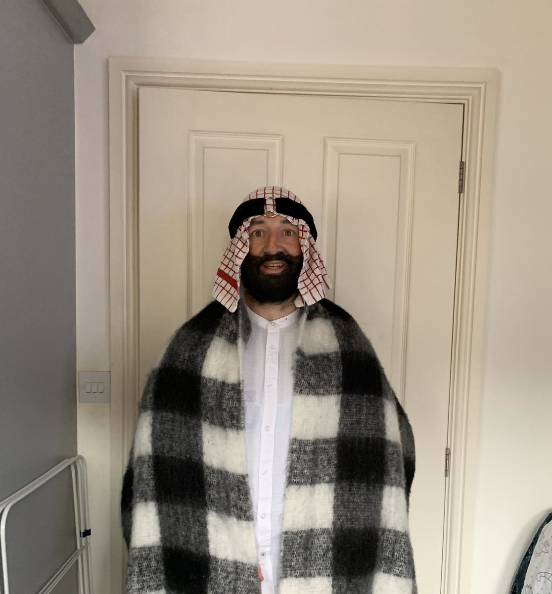 BarwiseMartin's tweet image. I have taken #cannns forward and decided that if the Arabs won’t announce the takeover of Newcastle United then tonight I officially will..congratulations Geordies we are now the richest club in the world!!! Howay the lads ⚫️⚪️⚫️⚪️ #mohamedisageordie #NUFCTakeover