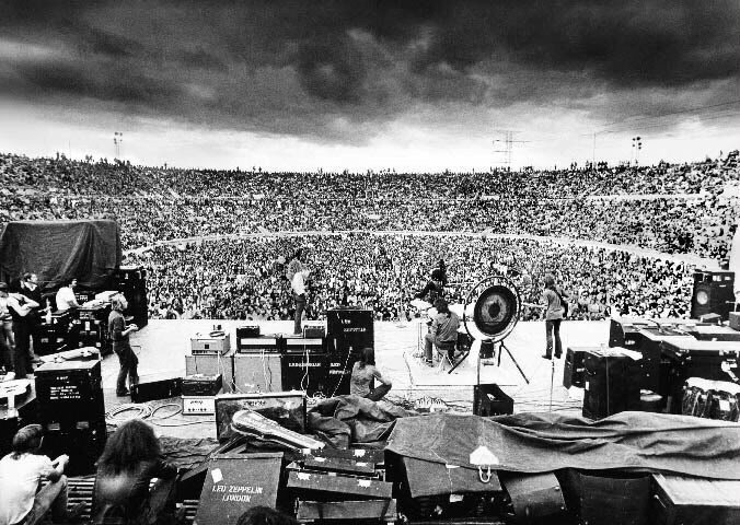 esimong's tweet photo. Led Zeppelin performing in Melbourne, 1972

#Rock #LedZeppelin https://t.co/4FJXGyasvG