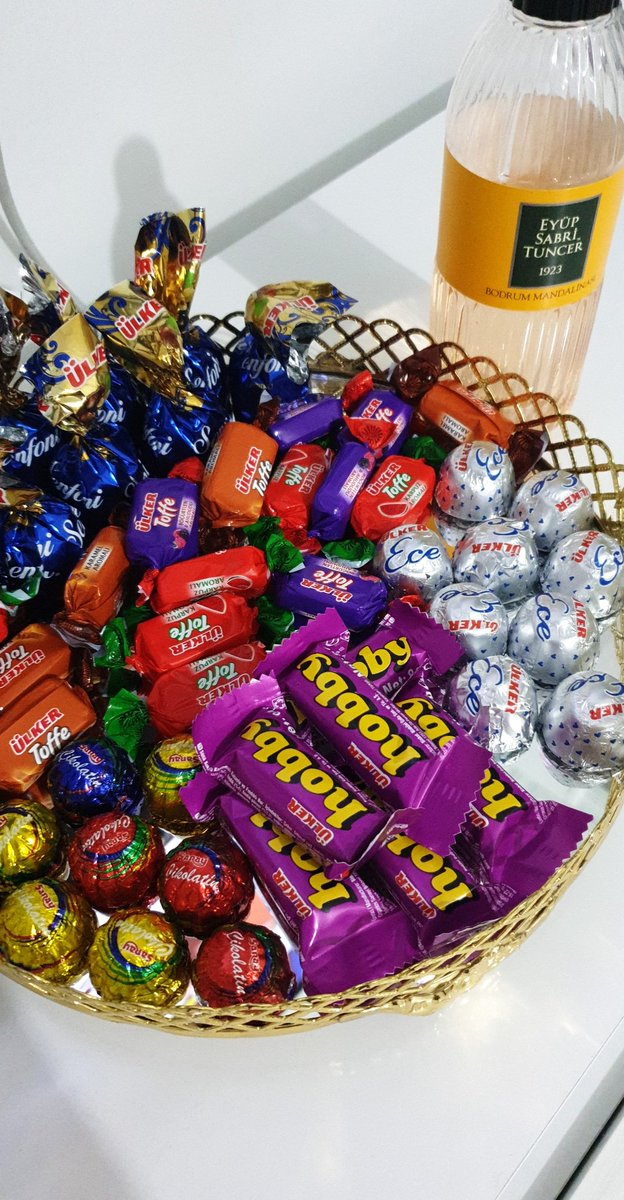 edaerenuri's tweet photo. Iyi bayramlar🍬 https://t.co/2qUVit8zu0