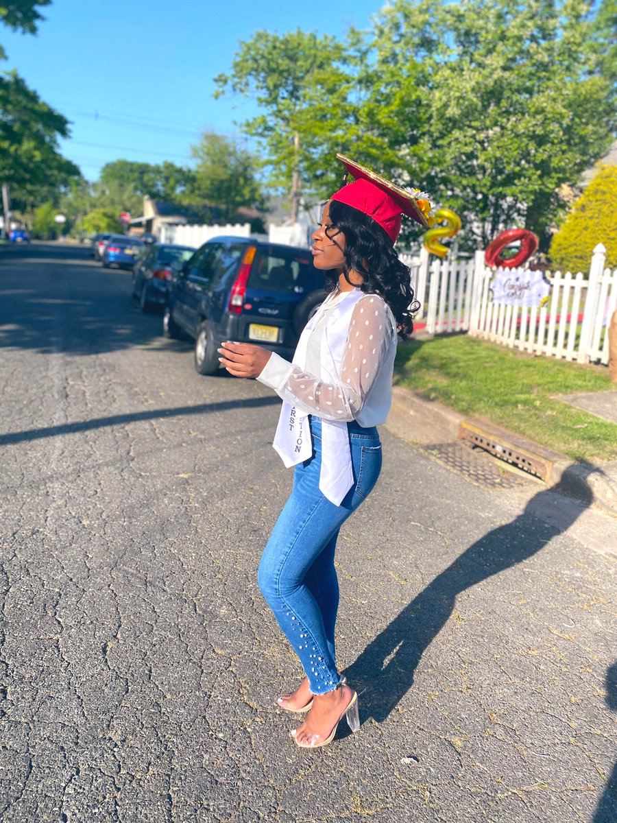 Bria_Jenay's tweet photo. THIS‼️ This quote right here is what got me through it all! Every day for FOUR years, I reminded myself of this. Only God knows how much and how hard I pushed myself to get to where I am today. I thank him every day for it🙏🏾 #blessed #bloomfieldcollegealumna https://t.co/7k8jtIO9CS