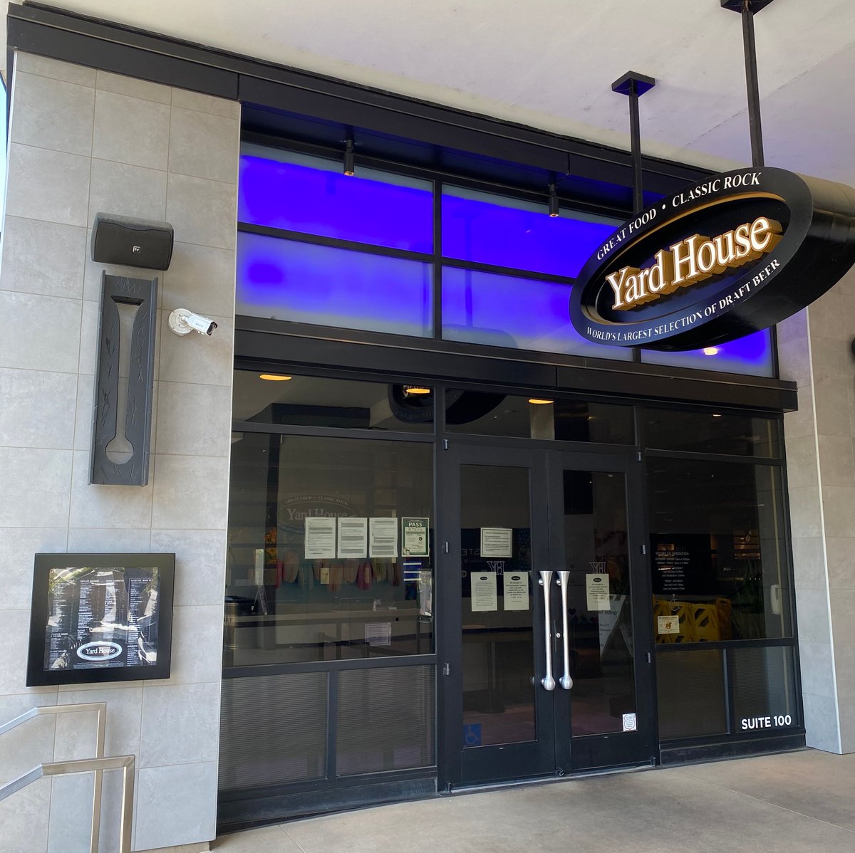 DowntownSac's tweet photo. .@YardHouse in @docosacramento is open for online ordering and takeout!

📍 405 K Street, Suite 100
📞 916-441-5001
💻 https://t.co/WH9i62qdzP https://t.co/ZonOlNSpMK