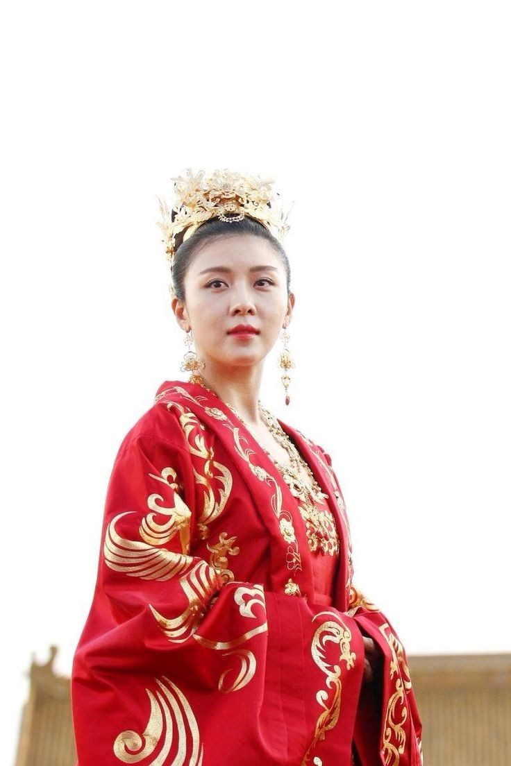Day 29 - I wouldn't say Empress Ki had the best ending but it's the only drama I could think of. The journey was rough and hard for Ki Nyang, but in the end, she became the Empress. So, I guess, this is the best ending for me.  #EmpressKi
