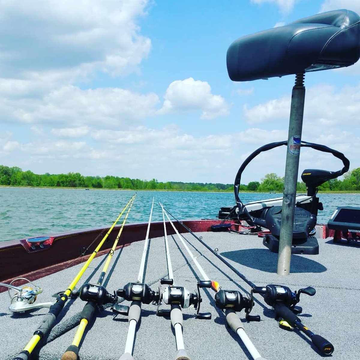 ilove2fish4bass's tweet photo. #DavisLake Chickasaw Country, Mississippi #FishingTherapy #AloneTime #Solo #ilove2fish๐ฃ https://t.co/OkzCsQ3CIl