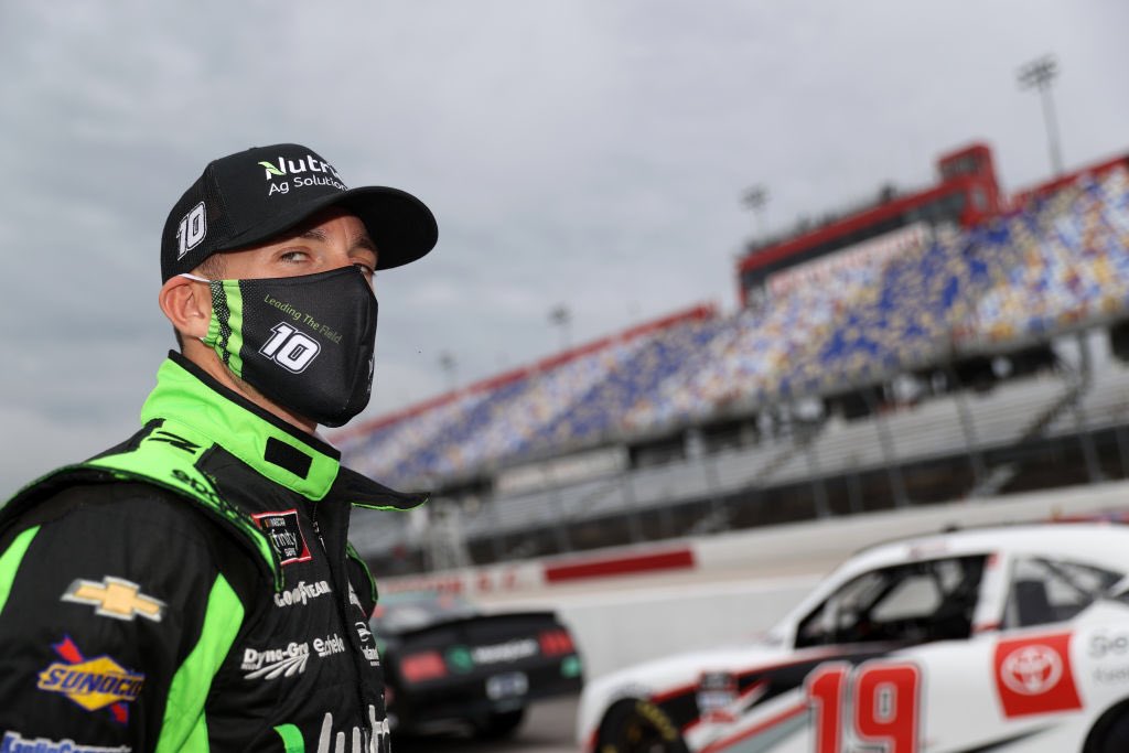 KauligRacing's tweet image. 👀 Your pole sitter for Monday night’s @NASCAR_Xfinity race @CLTMotorSpdwy  🍉 @Justin_Haley_ will roll off P3️⃣