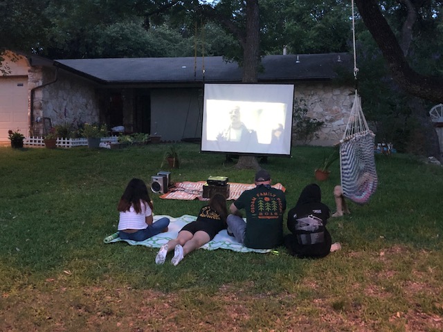 SandraGonzalez2's tweet photo. #Texas woman provides free movie nights for neighbors by bringing the the big screen to their front yards. My latest report on positivity during the pandemic.
https://t.co/fRRmq0GXPW #actsofkindness #aok #OneTexas @SpecNewsATX @SpecNewsSA https://t.co/w7VgeBvAio