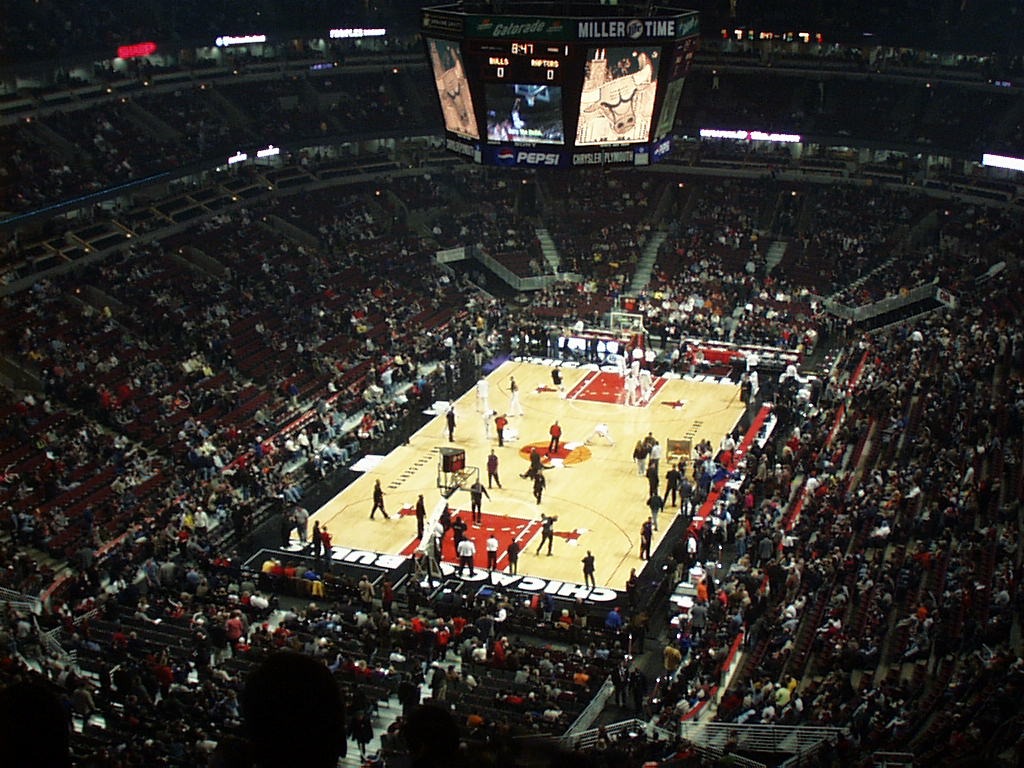 DiagonalalAro's tweet photo. #Varieté Yo pisé la cancha del United Center de los Chicago Bulls | Por @fefouv https://t.co/tnVtJDcNcO https://t.co/JvfMEHgBLd